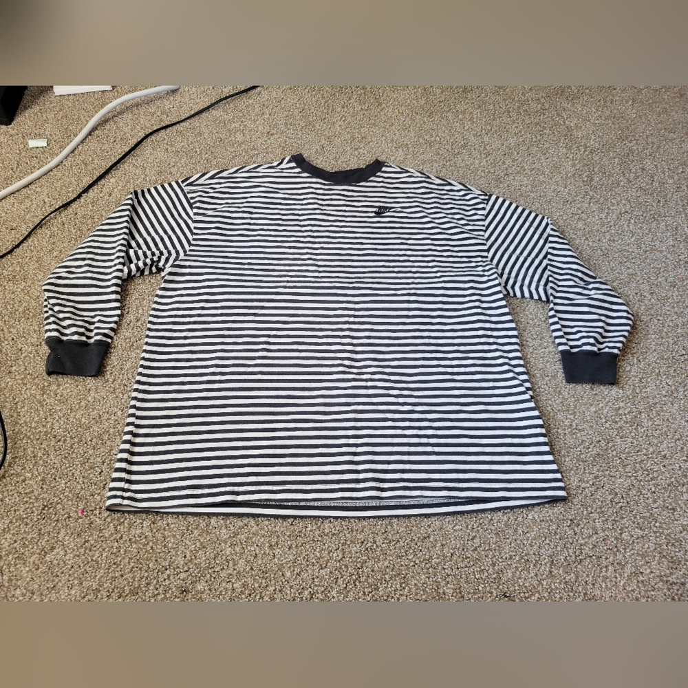 Nike Black and White Striped Embroidered Logo Unisex Long Sleeve Tee Size L